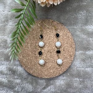 Black/Pearl Earrings
